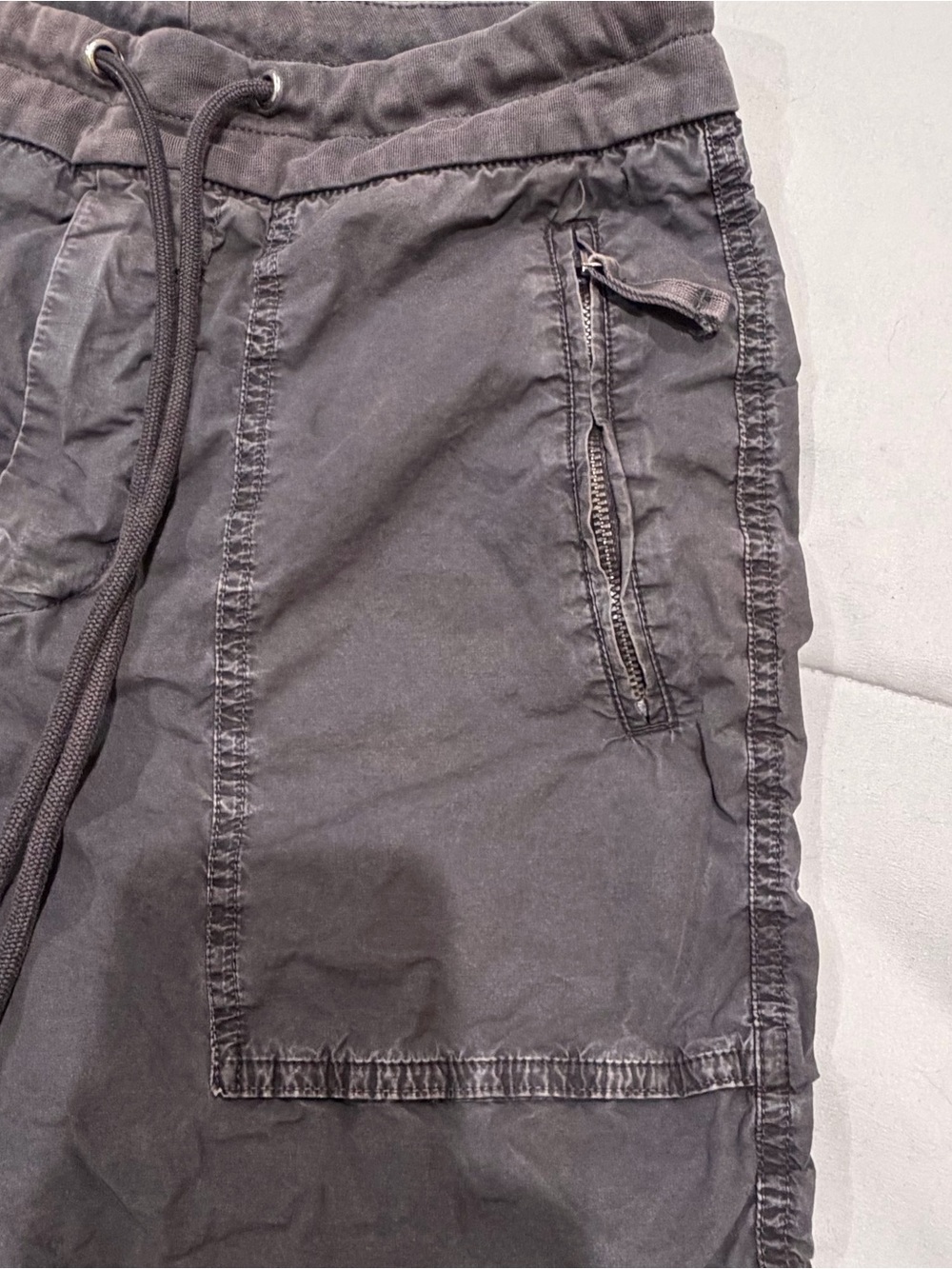 James Perse Charcoal Gray Cargo Drawstring Shorts - Picture 2 of 9